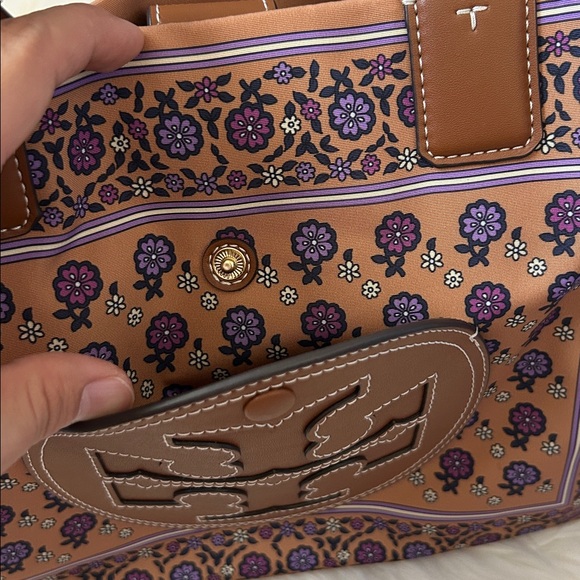 TORY BURCH• ELLA PRINTED SMALL TOTE - Picture 7 of 11